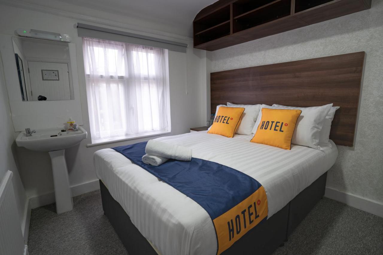 Oyo Brunel Hotel Uxbridge Kültér fotó