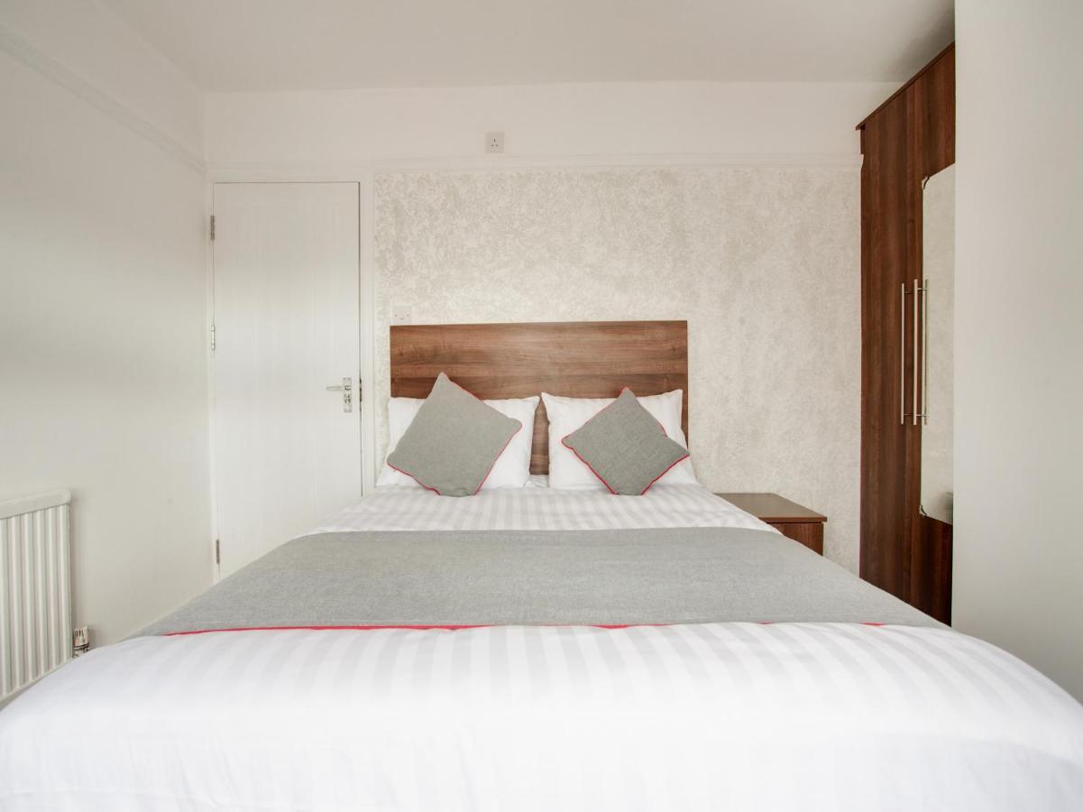 Oyo Brunel Hotel Uxbridge Kültér fotó